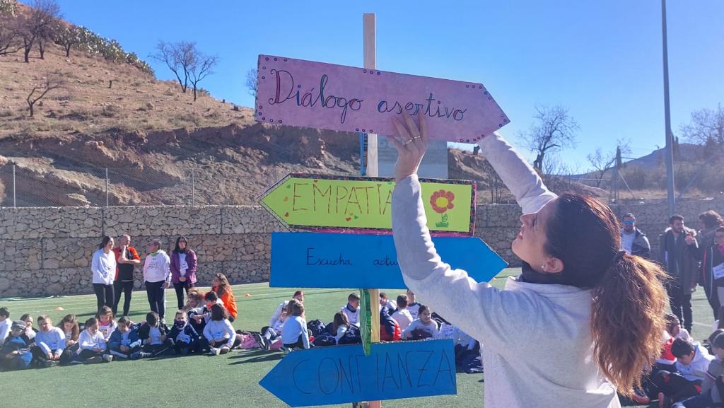 Da Escolar de la No Violencia y la Paz - Da Escolar de la No Violencia y la Paz. 