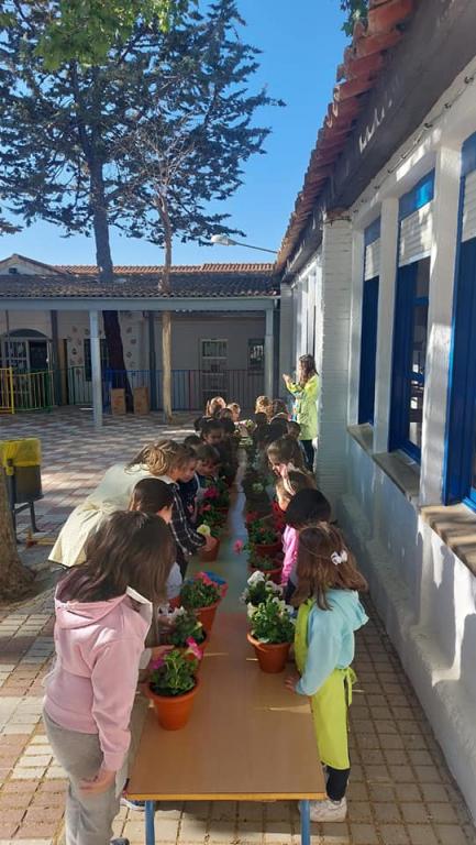 Taller de jardinera con el alumnado de Ed. Infantil - Taller de jardinera con el alumnado de Ed. Infantil. 