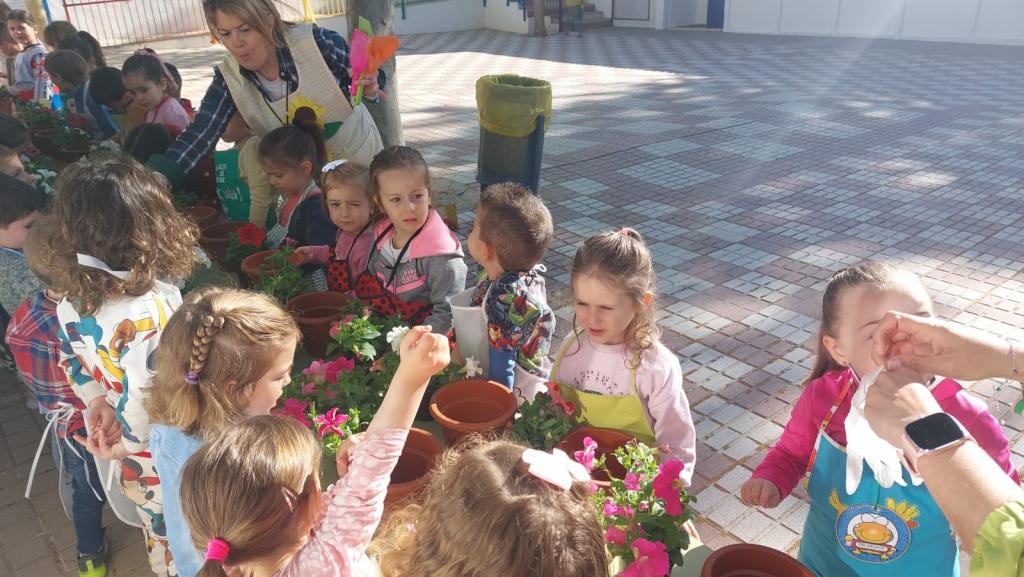 Taller de jardinera con el alumnado de Ed. Infantil - Taller de jardinera con el alumnado de Ed. Infantil. 