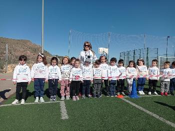 Da Escolar de la No Violencia y la Paz. 