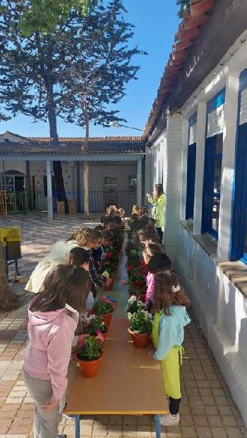 Taller de jardinera con el alumnado de Ed. Infantil. 